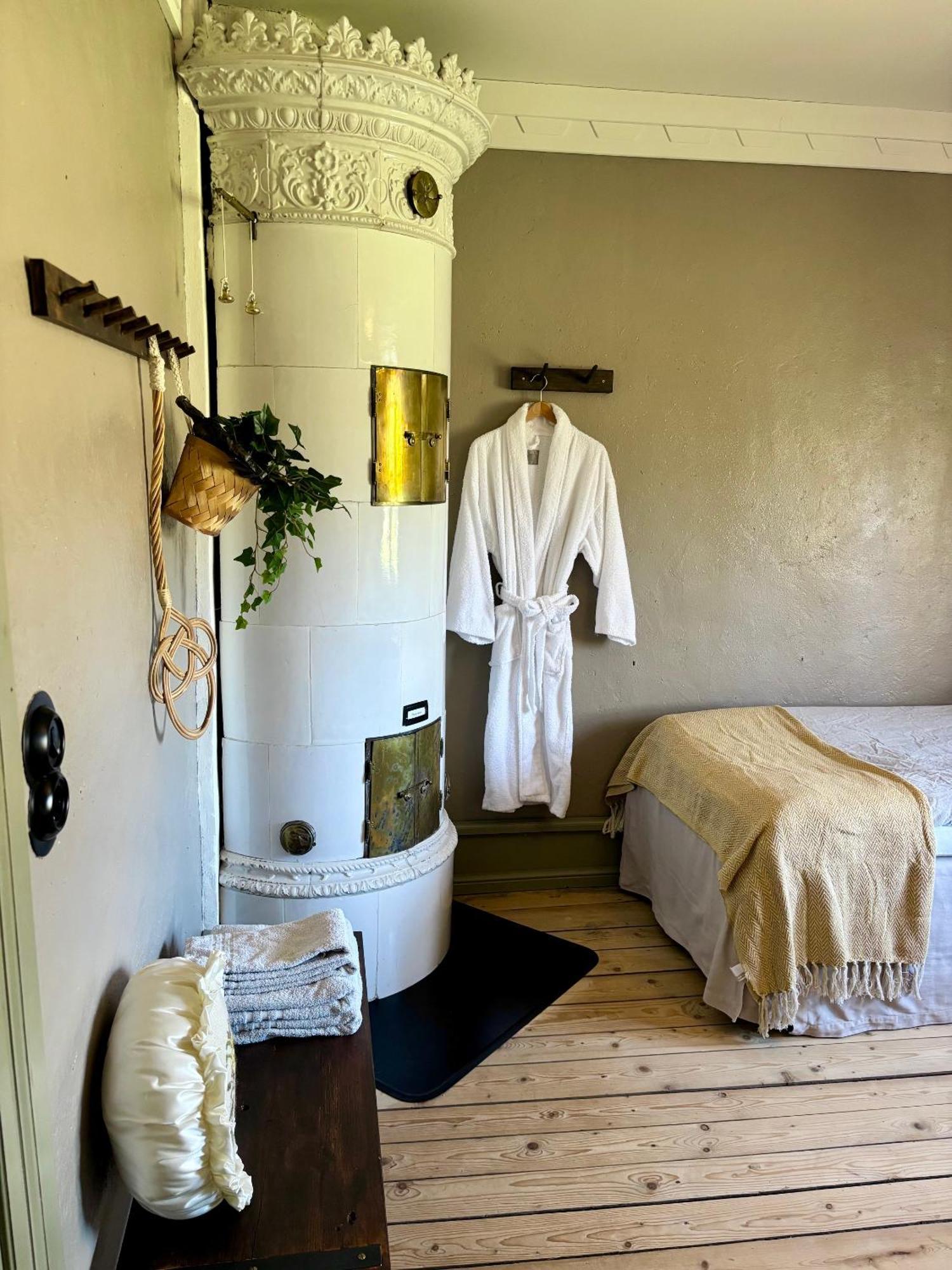 Lydde Gard Hotel Kinna Bagian luar foto